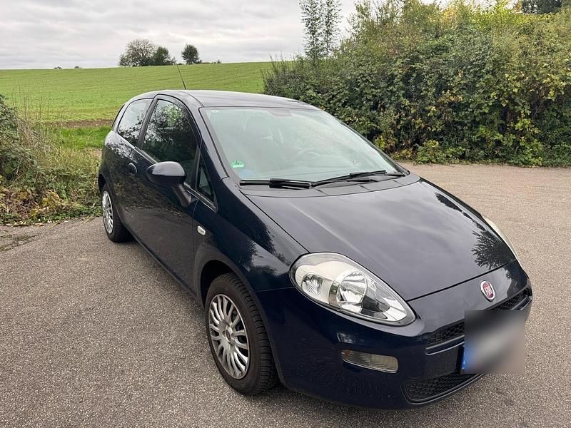 Blau Gebraucht 2013 Fiat Punto Kleinwagen | 2.900 € (Fairer Preis) - Bild 1/4