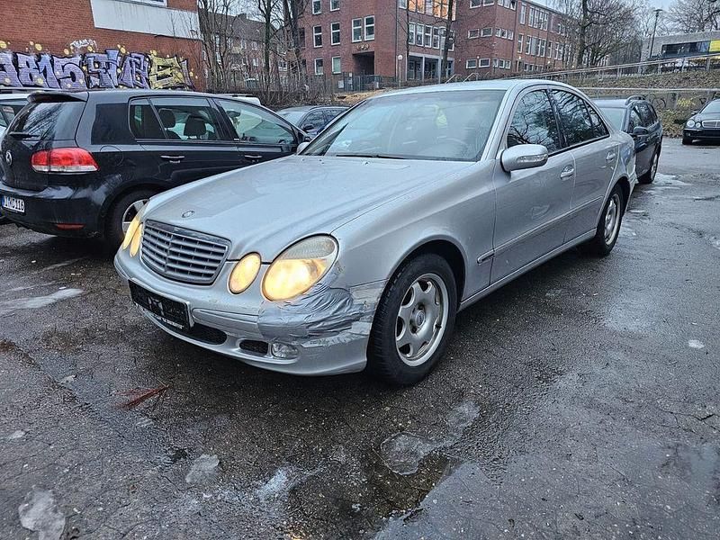 Gebraucht Mercedes E270 Avantgarde 177 PS (130 kW) 2004 Silber Limousine