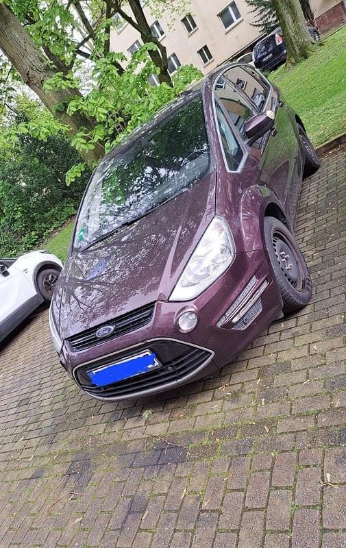 Andere farben Gebraucht 2011 Ford S-MAX Titanium Van / Kleinbus | 8.900 € (Fairer Preis) - Bild 1/4