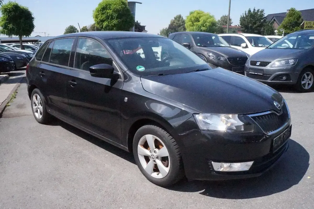 Gebraucht Skoda Rapid Ambition 105 PS (77 kW) 2014 Schwarz Kleinwagen