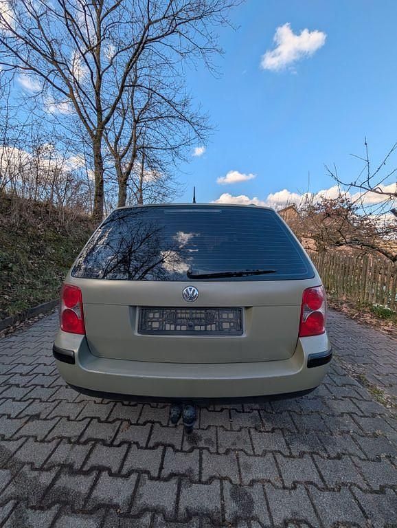 Gebraucht VW Passat Highline 116 PS (85 kW) 2003 Schwarz Kombi