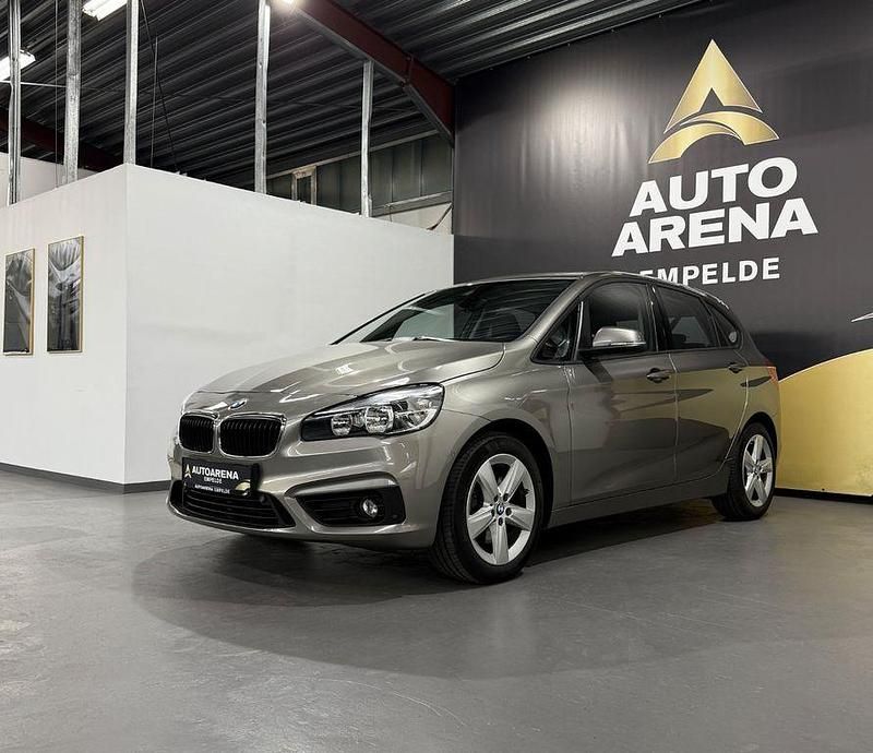 Silber Gebraucht 2015 BMW 220 Active Tourer Performance Van / Kleinbus | 16.999 € (Etwas zu teuer) - Bild 1/4