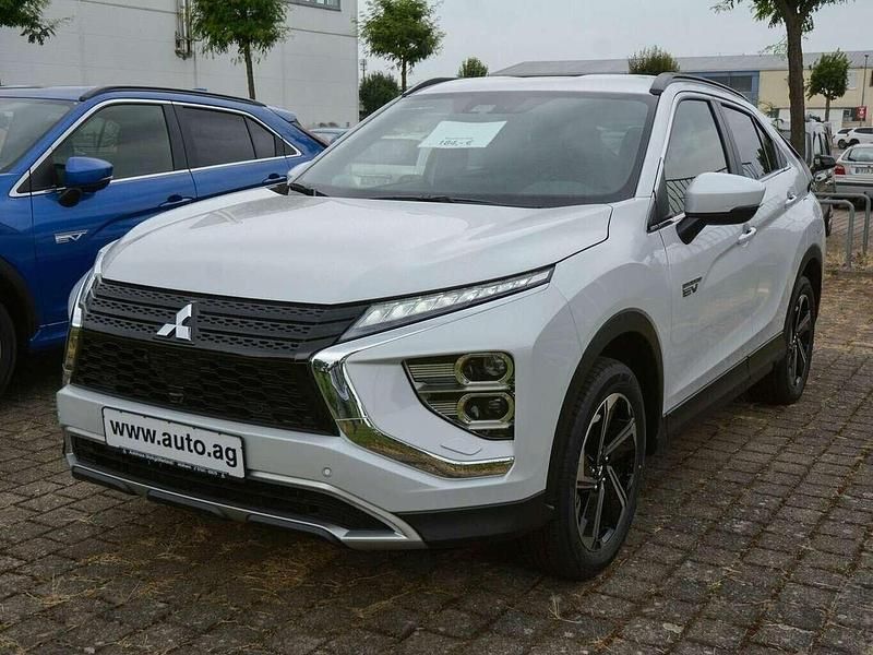 Gebraucht Mitsubishi Eclipse Cross Plus 188 PS (138 kW) 2024 Weiß SUV