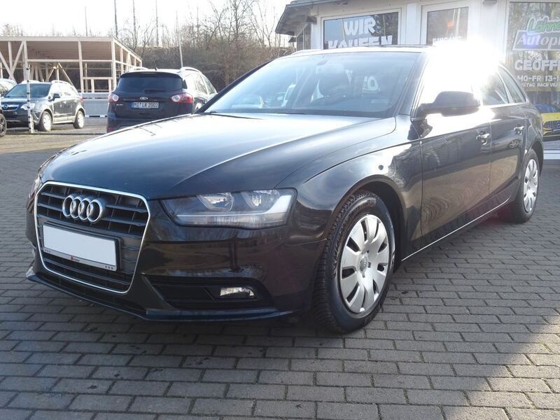 Schwarz Gebraucht 2015 Audi A4 Ambition Kombi | 8.490 € (Guter Preis) - Bild 1/4