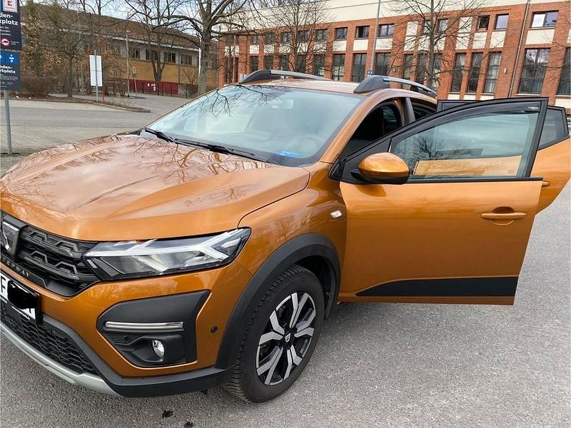 Gebraucht Dacia Sandero Comfort 91 PS (66 kW) 2022 Orange Limousine
