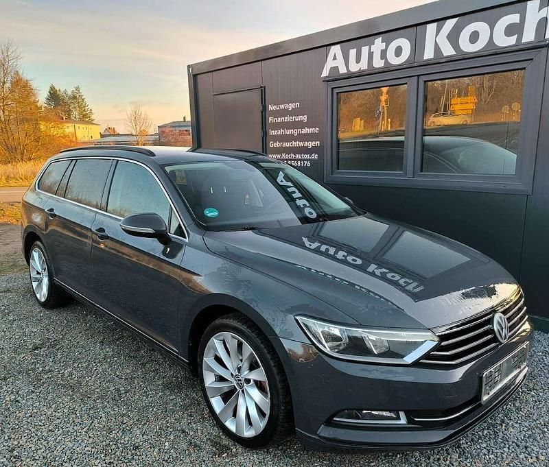 Grau Gebraucht 2016 VW Passat Comfortline Kombi | 9.999 € (Fairer Preis) - Bild 1/4
