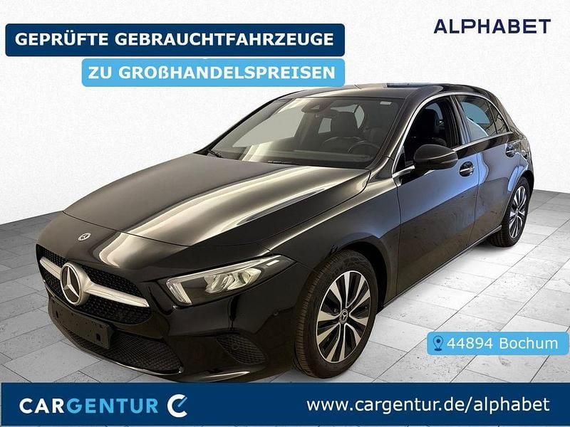 Gebraucht Mercedes A200 Progressive 150 PS (110 kW) 2023 Kosmosschwarz Limousine