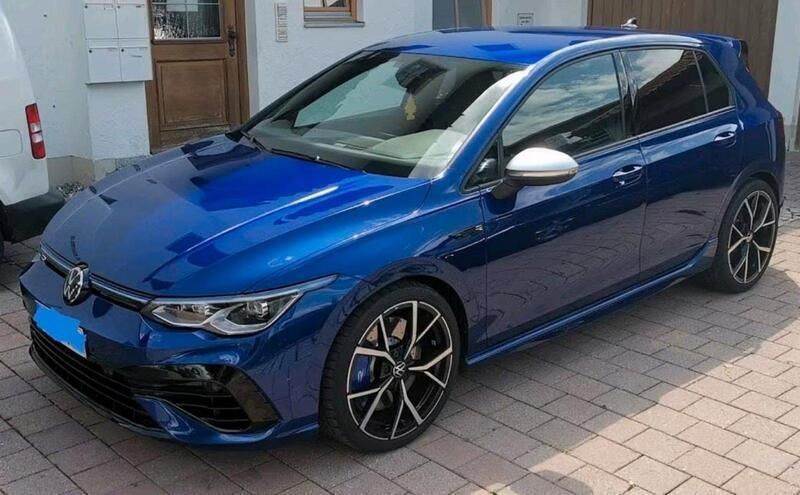 Blau Gebraucht 2022 VW Golf VIII R Limousine | 41.289 € (Etwas zu teuer) - Bild 1/4