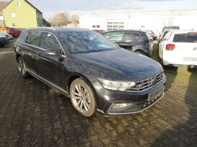 Deep black perleffekt Gebraucht 2021 VW Passat R-line Kombi | 21.788 € (Fairer Preis) - Bild 1/4