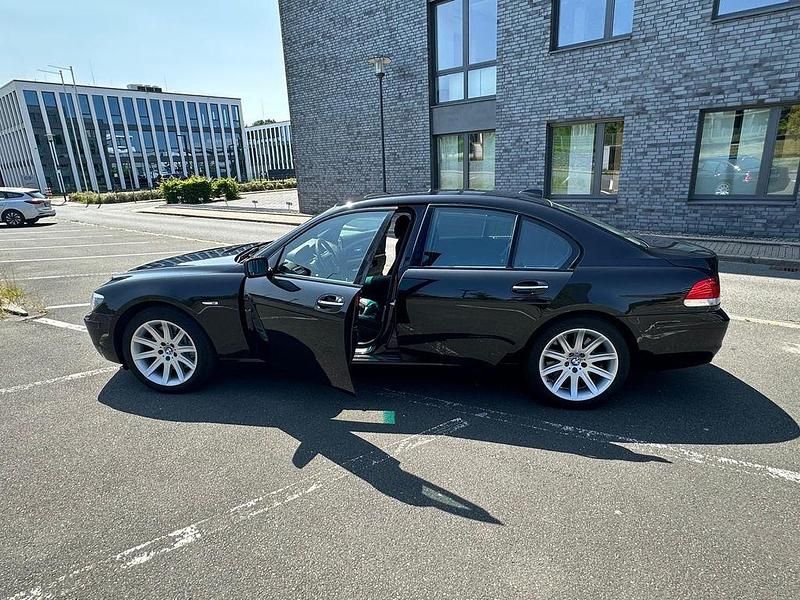 Gebraucht BMW 745 329 PS (241 kW) 2008 Schwarz Limousine