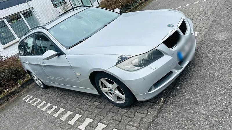 Gebraucht BMW 318 122 PS (89 kW) 2006 Grau Kombi