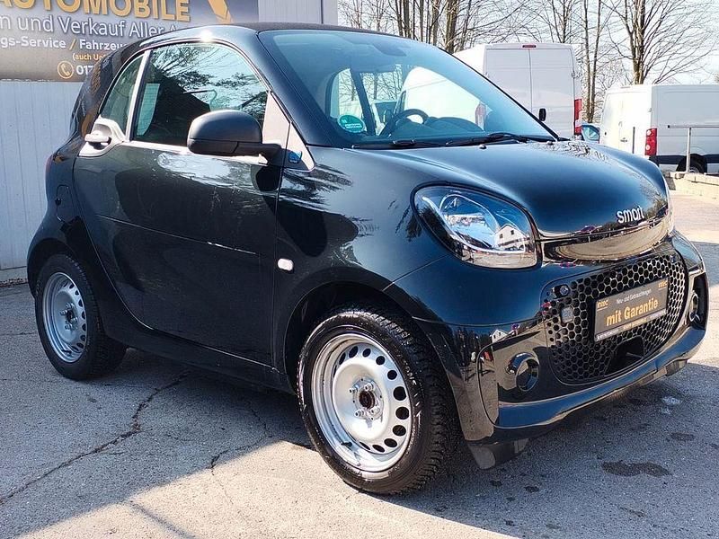 Schwarz Gebraucht 2022 Smart ForTwo Electric Drive Coupé | 9.998 € (Fairer Preis) - Bild 1/4