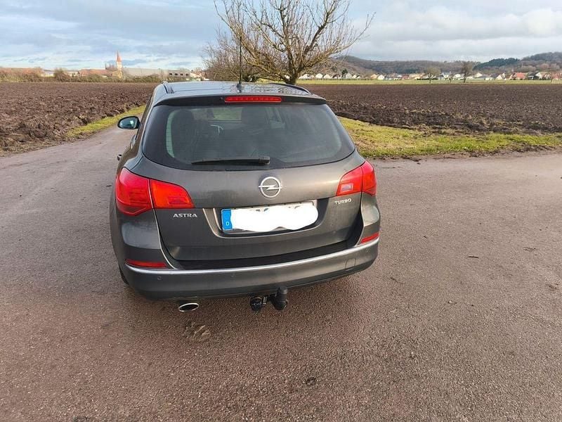 Gebraucht Opel Astra Style 140 PS (102 kW) 2015 Grau Kombi