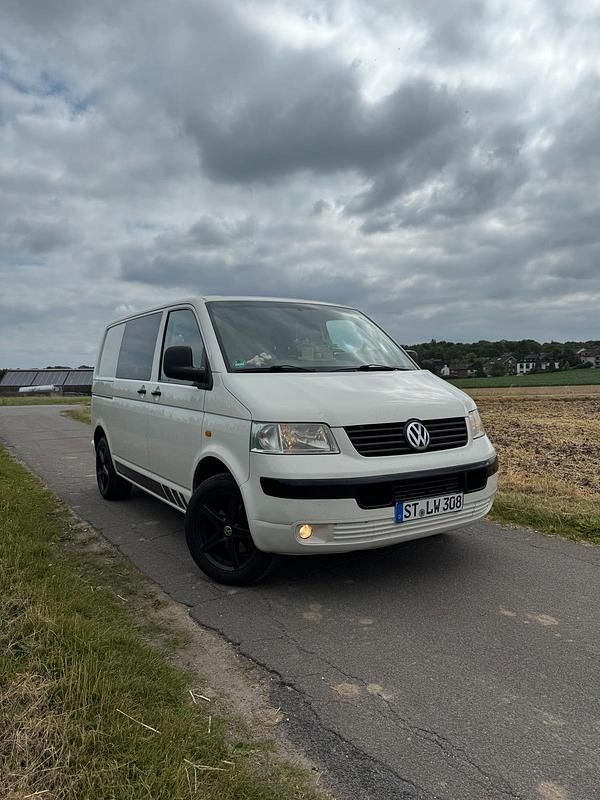 Weiß Gebraucht 2005 VW T5 Van | 12.850 € - Bild 1/4