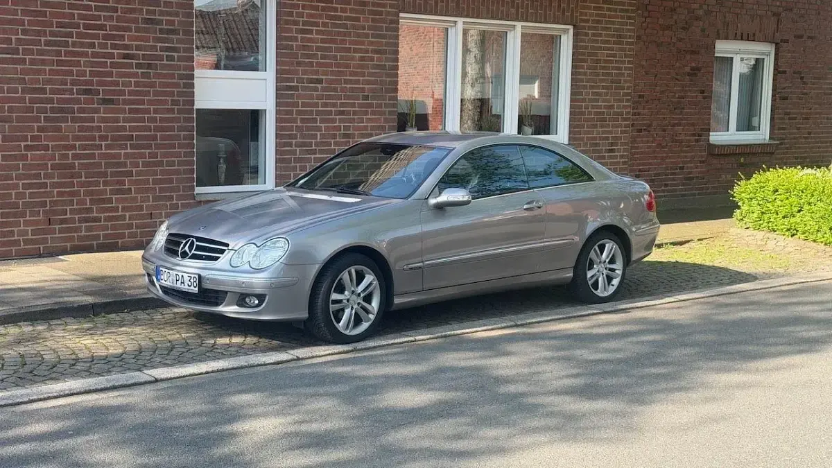 Gebraucht Mercedes CLK200 Avantgarde 163 PS (119 kW) 2007 Gold Coupé