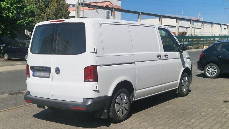 Second-hand VW Transporter 150 CP (110 kW) 2022 Alb Van