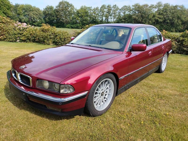 Rot Gebraucht 1995 BMW 728 Limousine | 5.500 € - Bild 1/4