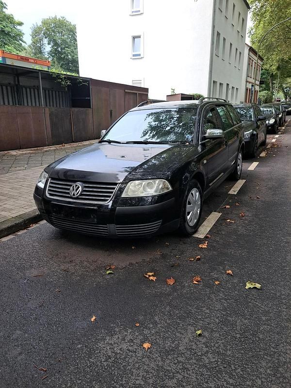 Schwarz Gebraucht 2002 VW Passat Limousine | 700 € (Superpreis) - Bild 1/4