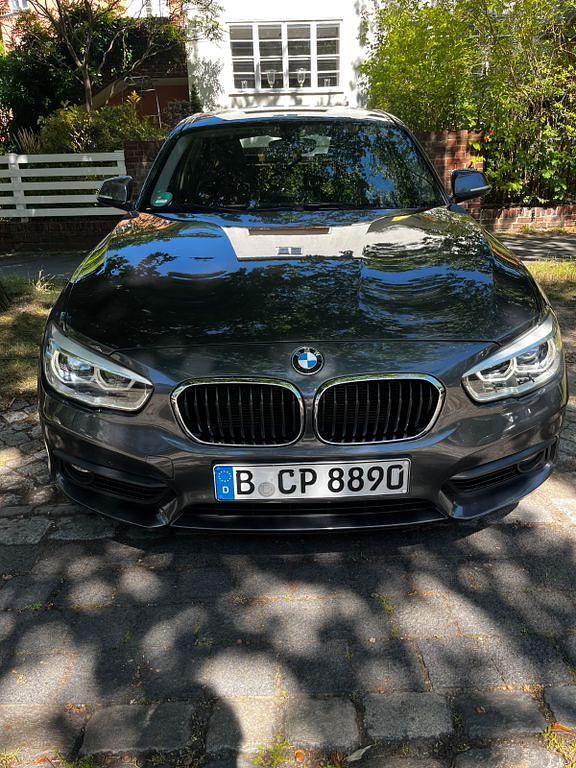 Grau Gebraucht 2016 BMW 116 Advantage Kleinwagen | 10.400 € (Fairer Preis) - Bild 1/4