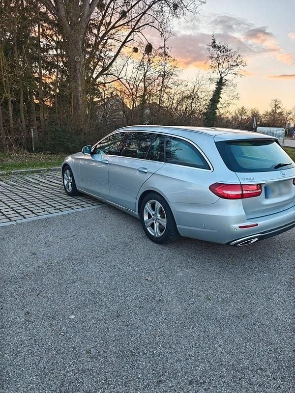 Second-hand Mercedes E200 184 CP (135 kW) 2017 Negru Break