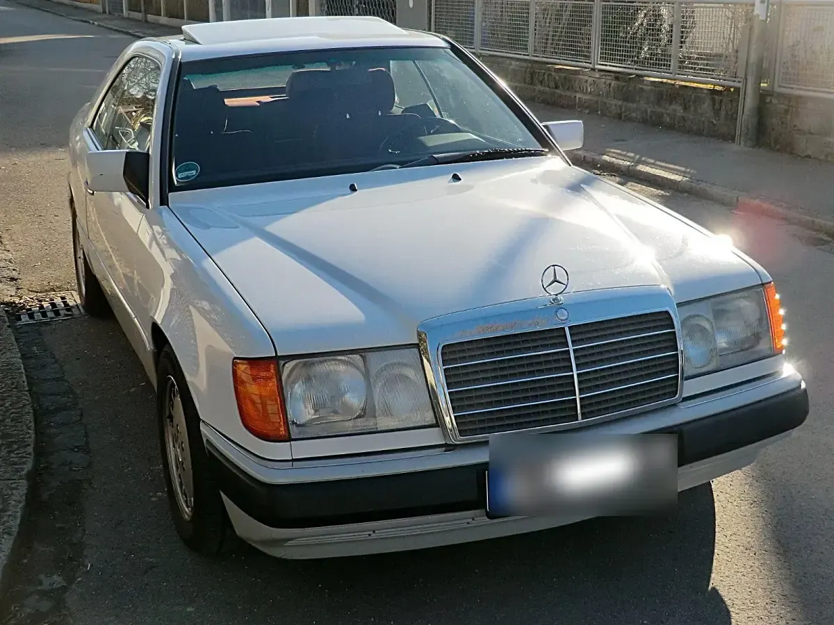 Gebraucht Mercedes 300 220 PS (161 kW) 1990 Weiß Coupé