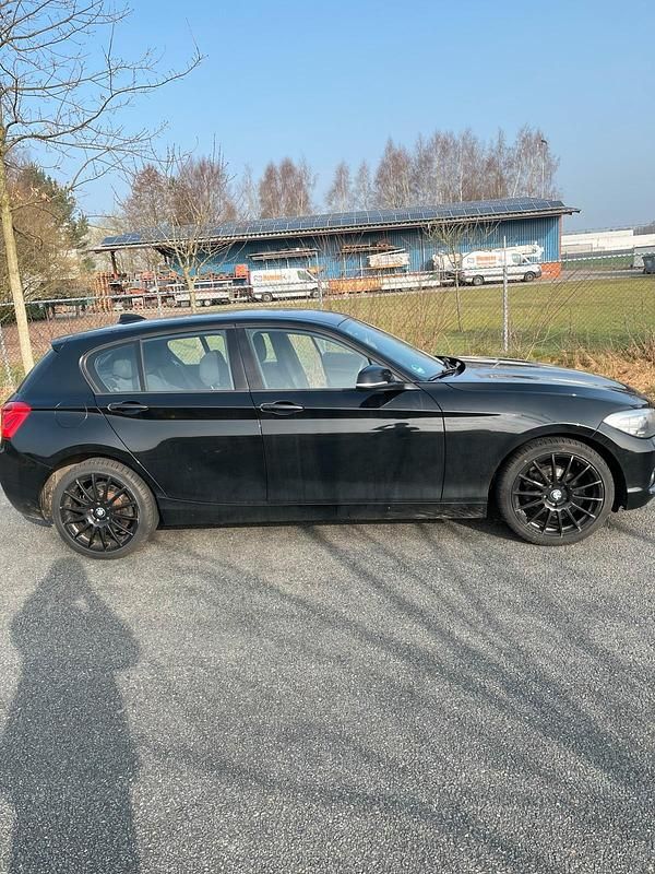 Gebraucht BMW 116 109 PS (80 kW) 2016 Schwarz Kleinwagen