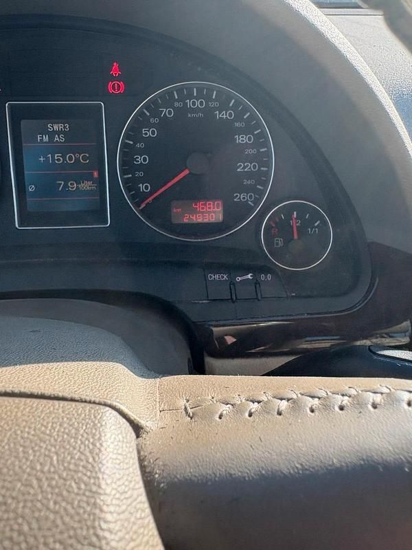 Gebraucht Audi A4 180 PS (132 kW) 2007 Rot Limousine