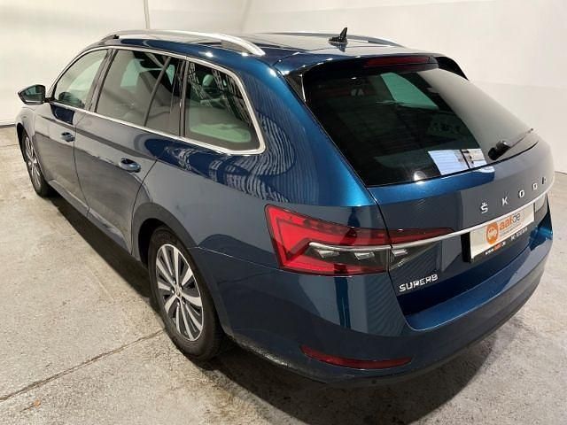 Gebraucht Skoda Superb Style 150 PS (110 kW) 2023 Blau Kombi