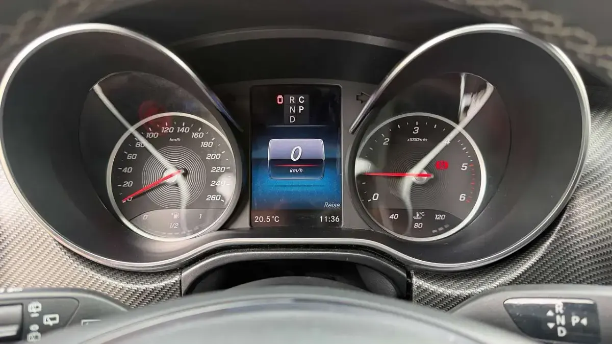 Gebraucht Mercedes V300 AMG 237 PS (174 kW) 2023 Obsidianschwarz metallic Van / Kleinbus