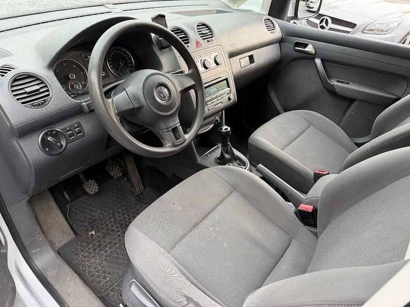 Gebraucht VW Caddy Trendline 102 PS (75 kW) 2012 Silber Van / Kleinbus