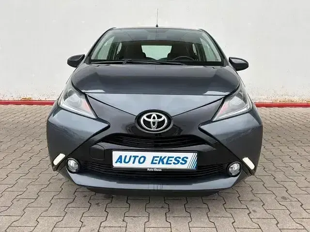 Gebraucht Toyota Aygo X-play 69 PS (50 kW) 2017 Andere Kleinwagen