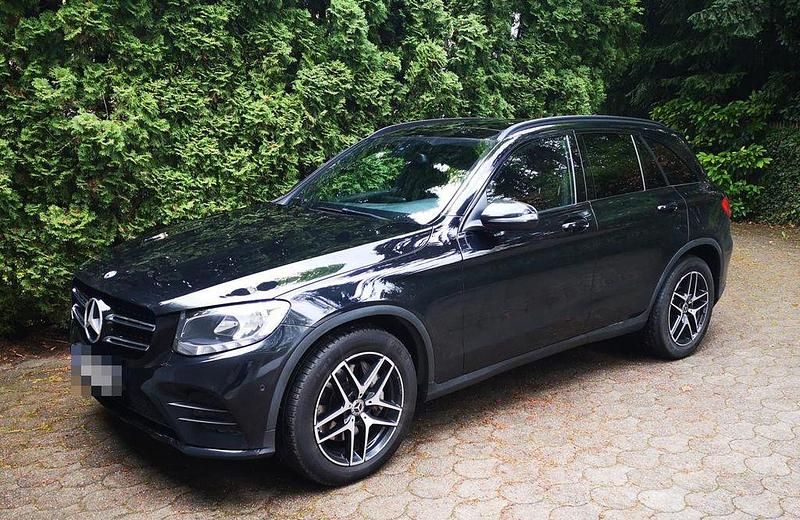 Schwarz Gebraucht 2019 Mercedes GLC220 AMG line SUV | 25.500 € (Guter Preis) - Bild 1/4