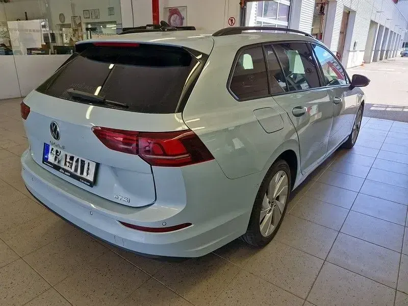 Gebraucht VW Golf VIII Life 116 PS (85 kW) 2025 Blau Kombi