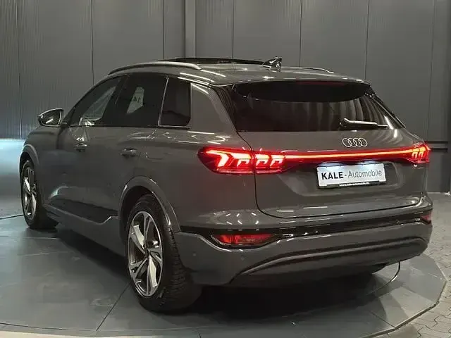 Second-hand Audi Q6 e-tron S-Line 225 kW (306 CP) 2024 Gri SUV