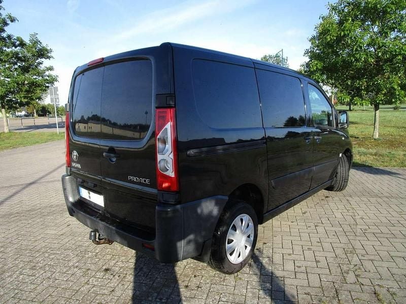 Gebraucht Toyota Proace 130 PS (95 kW) 2015 Schwarz Van / Kleinbus