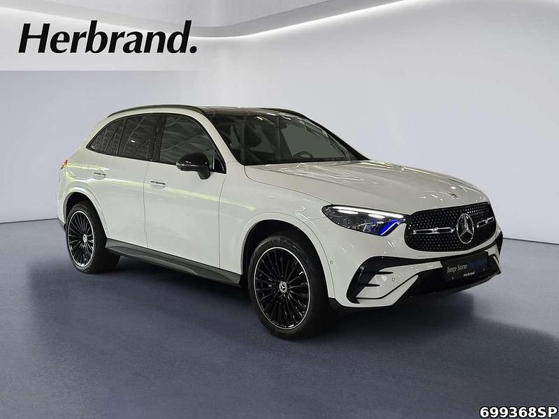 Gebraucht Mercedes GLC400d AMG 252 PS (185 kW) 2025 Unilack polarweiß SUV