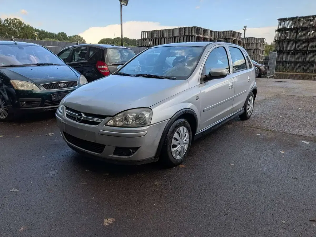 Gebraucht Opel Corsa Sport 80 PS (58 kW) 2005 Silber Kleinwagen