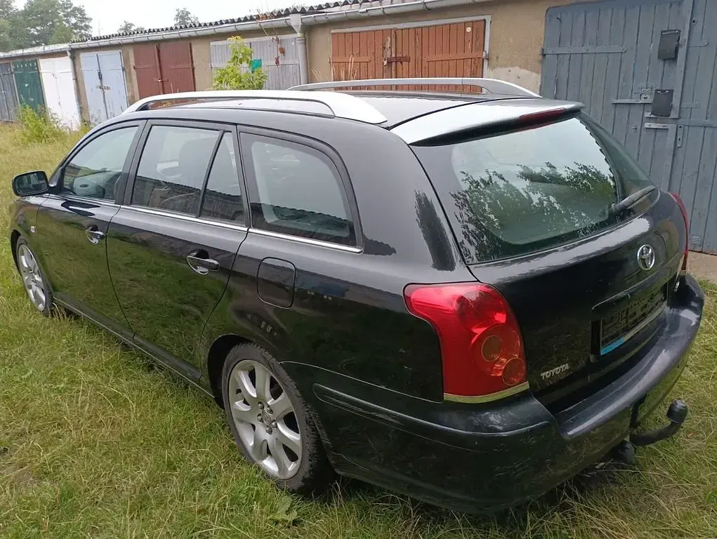 Gebraucht Toyota Avensis Executive 163 PS (119 kW) 2004 Schwarz Kombi