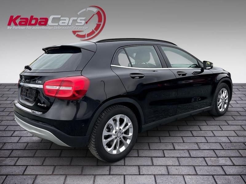Gebraucht Mercedes GLA200 136 PS (100 kW) 2015 Schwarz SUV