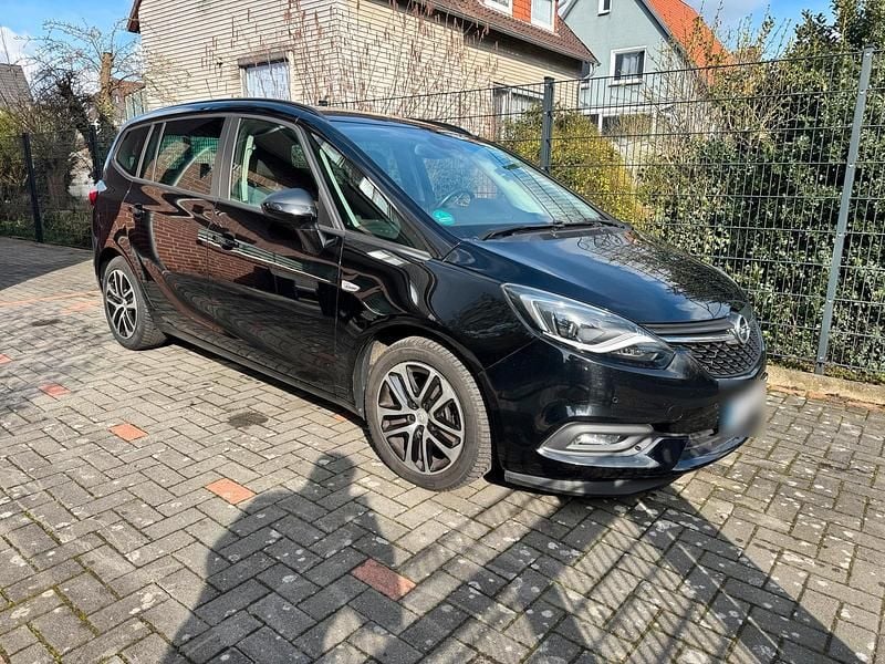 Gebraucht Opel Zafira 131 PS (96 kW) 2018 Schwarz Van / Kleinbus