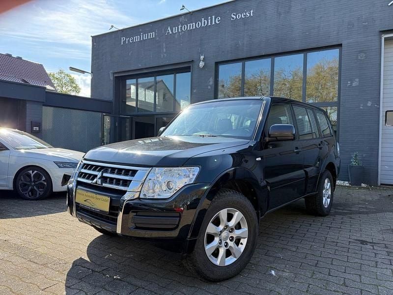 Gebraucht Mitsubishi Pajero Plus 190 PS (139 kW) 2017 Schwarz SUV