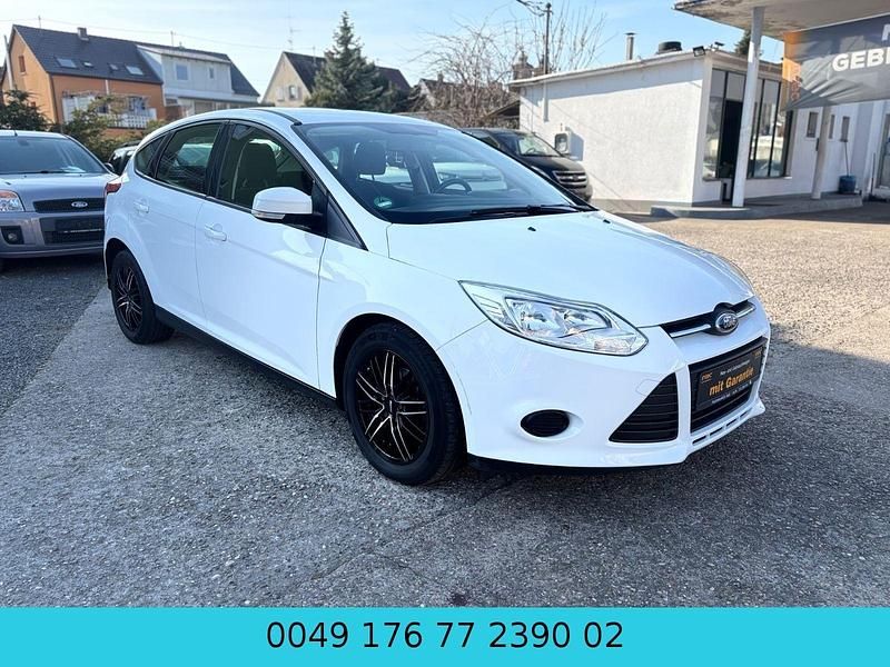 Gebraucht Ford Focus Trend 125 PS (91 kW) 2014 Weiß Limousine