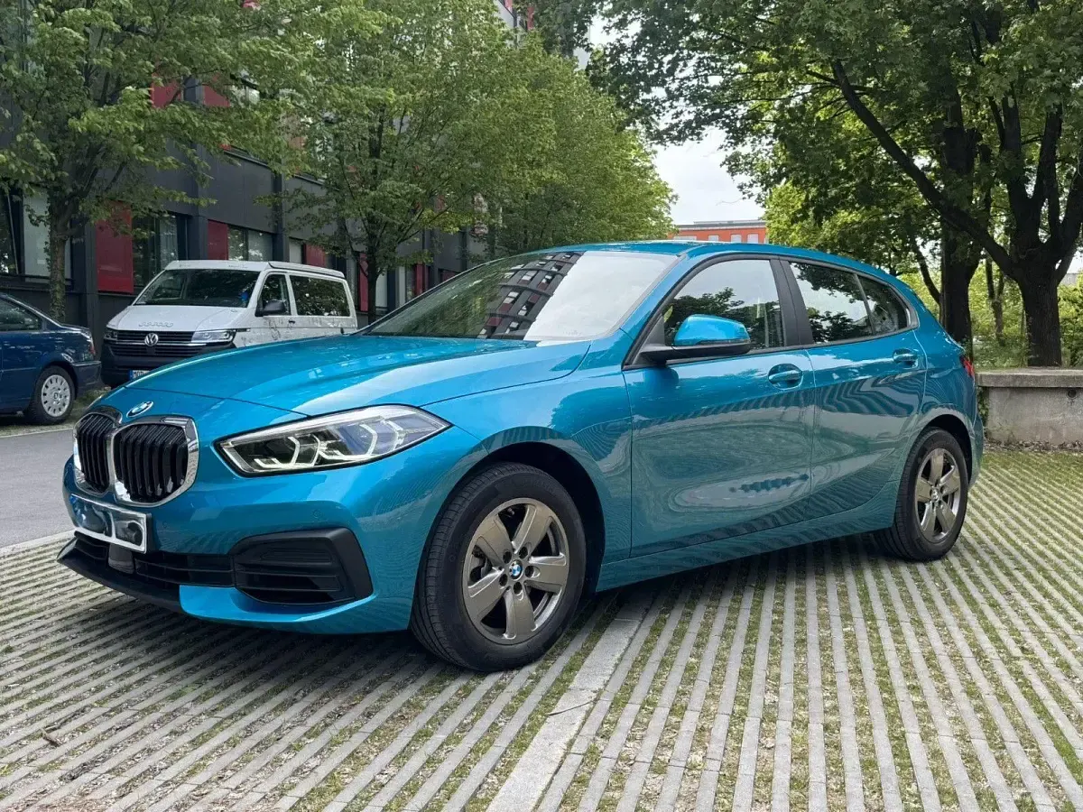 Używany BMW 116 Advantage 109 KM (80 kW) 2024 Niebieski Hatchback