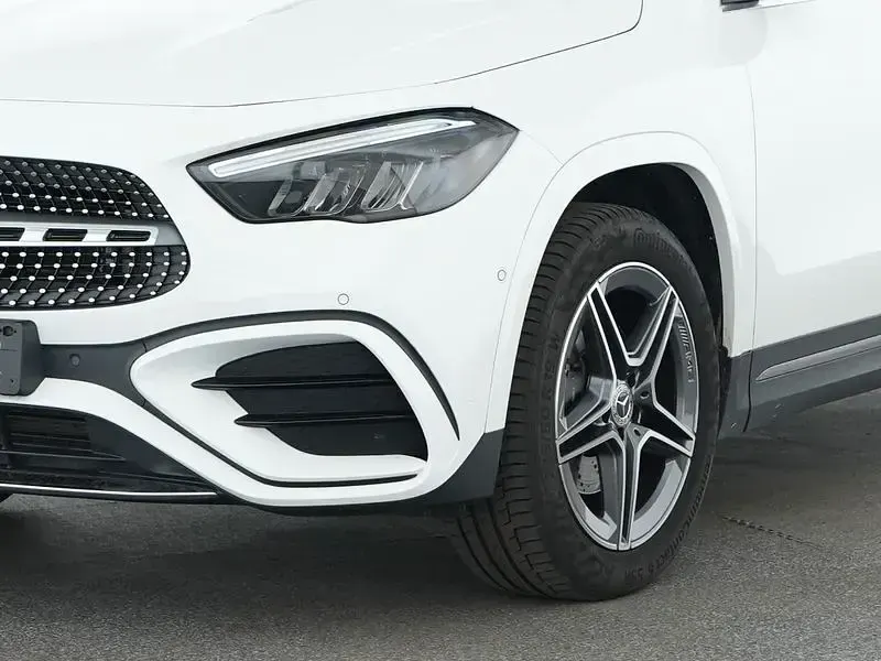 Gebraucht Mercedes GLA250 AMG 163 PS (119 kW) 2025 Weiß SUV