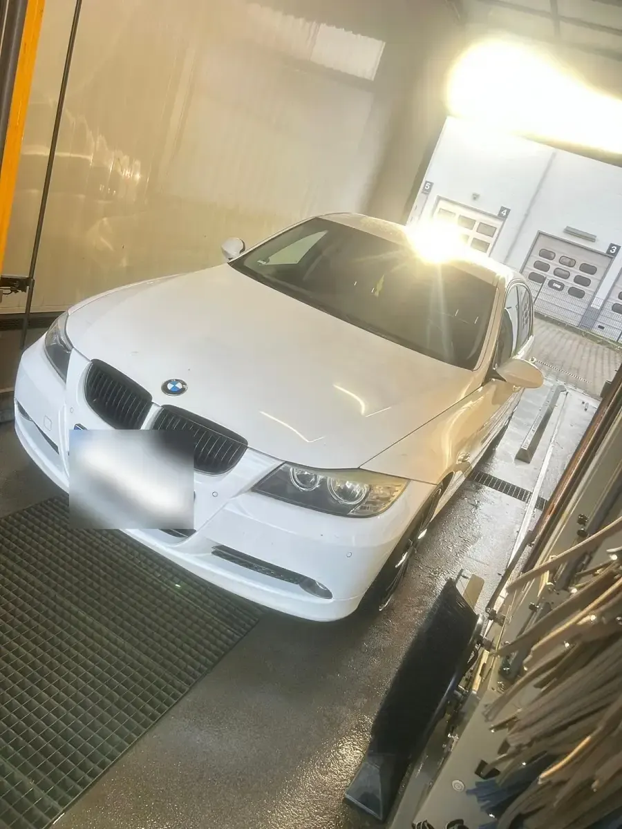 Gebraucht BMW 325 218 PS (160 kW) 2008 Weiß Limousine