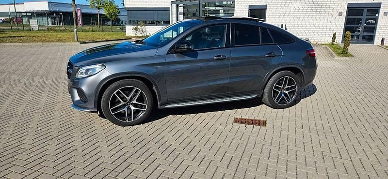 Grau Gebraucht 2018 Mercedes GLE43 AMG AMG Coupé | 39.000 € (Guter Preis) - Bild 1/4