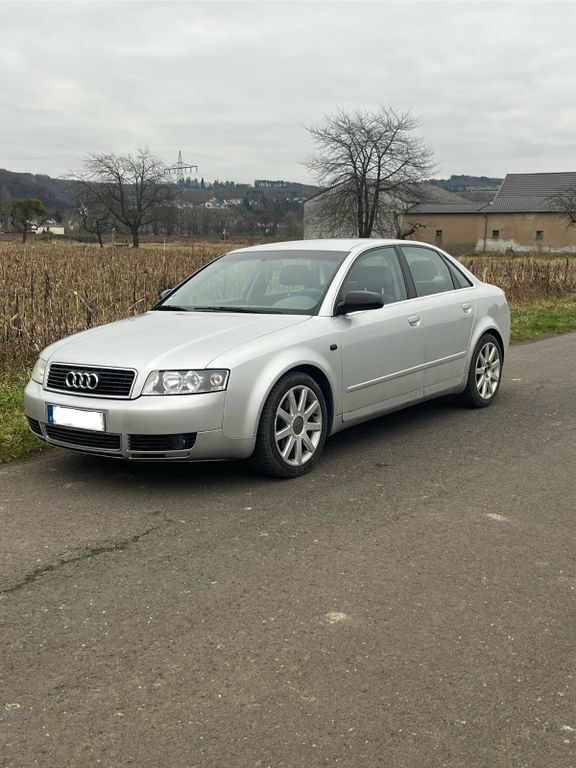 Silber Gebraucht 2000 Audi A4 S-Line Limousine | 2.999 € (Fairer Preis) - Bild 1/4