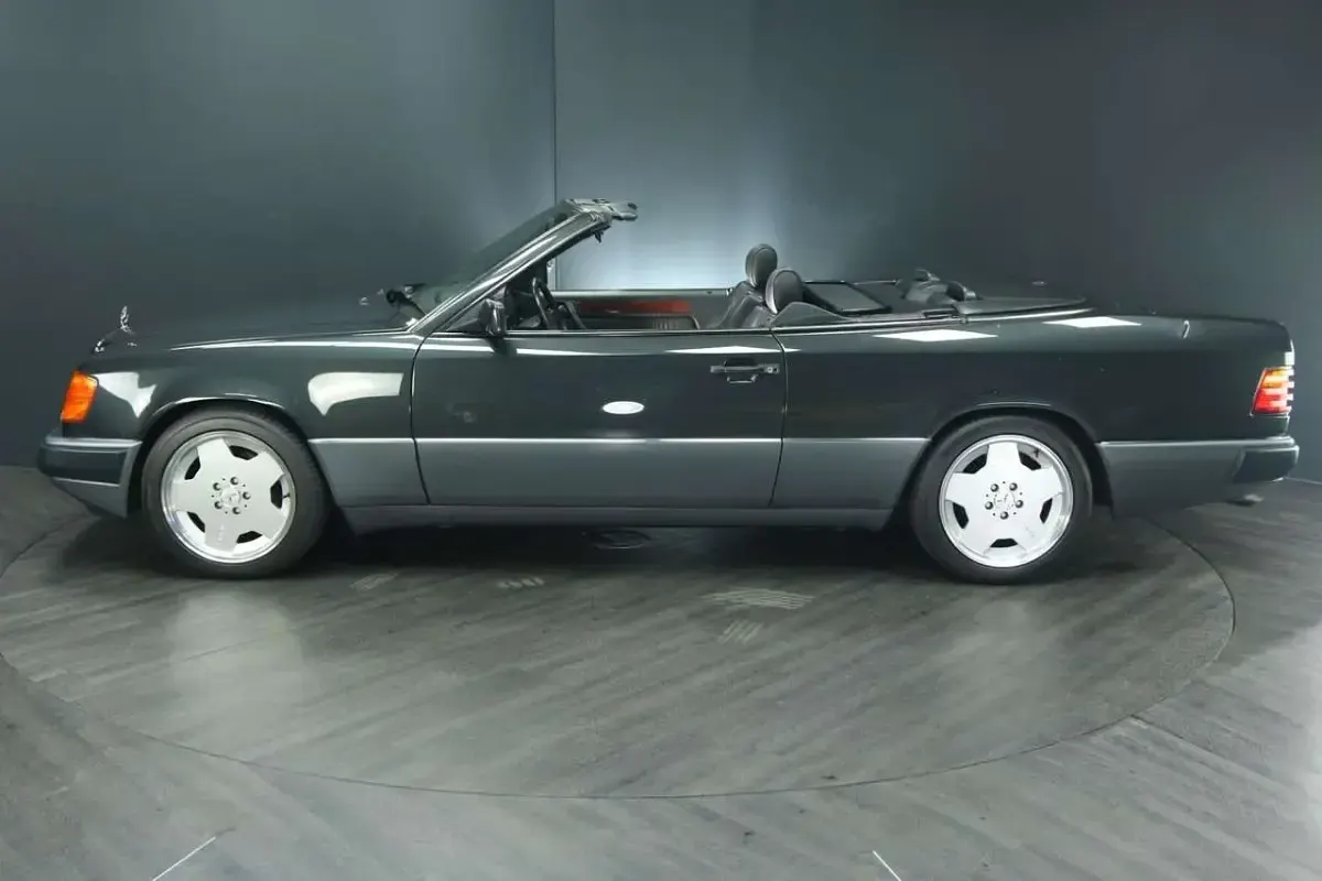 Gebraucht Mercedes 300 AMG 252 PS (185 kW) 1993 Blauschwarzmetallic 199 Cabrio
