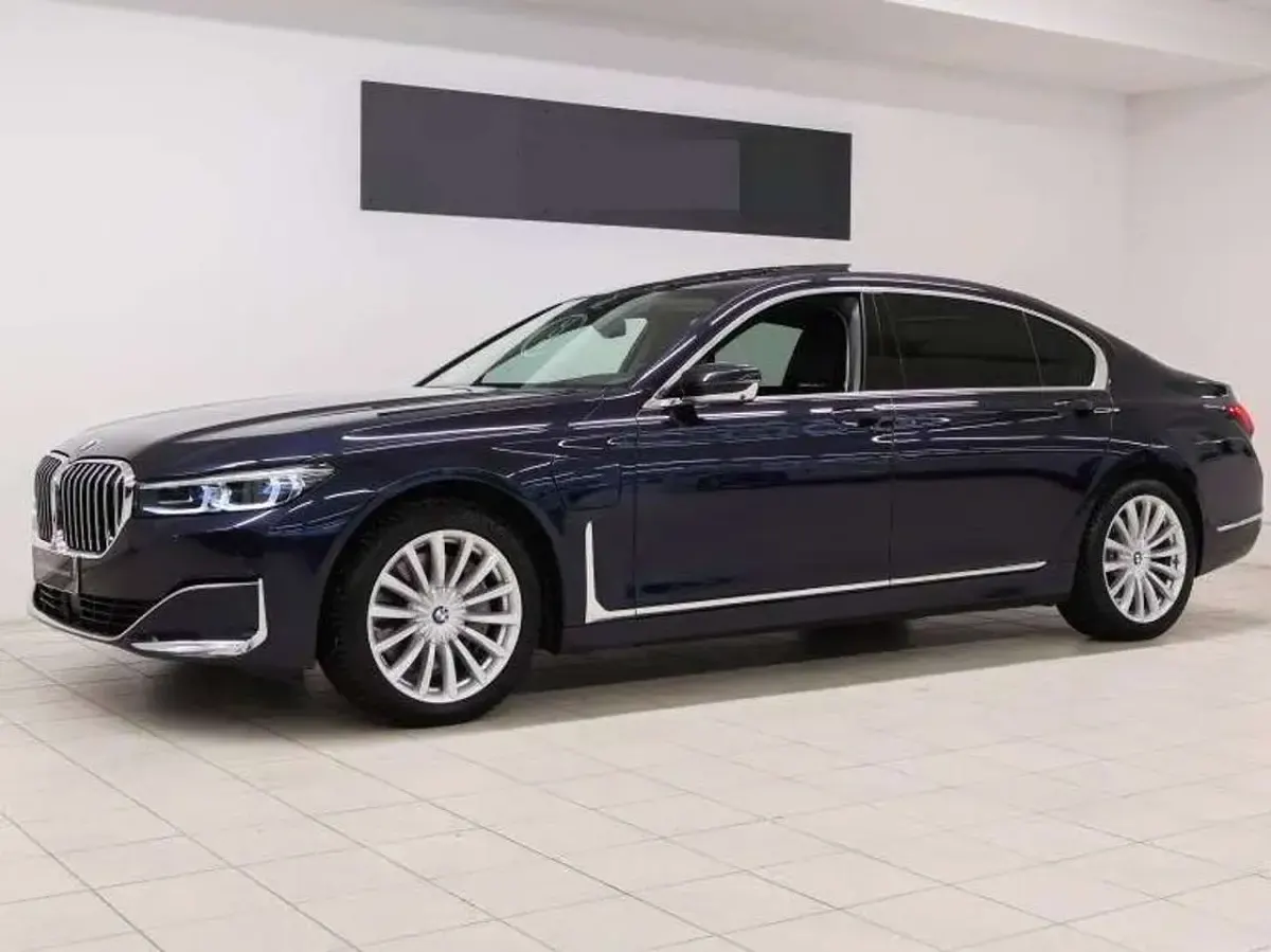 Gebraucht BMW 745e 286 PS (210 kW) 2020 Blau Limousine