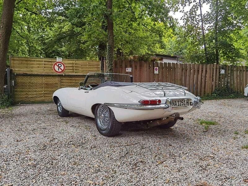 Gebraucht Jaguar E-Type 264 PS (194 kW) 1968 Weiß Cabrio